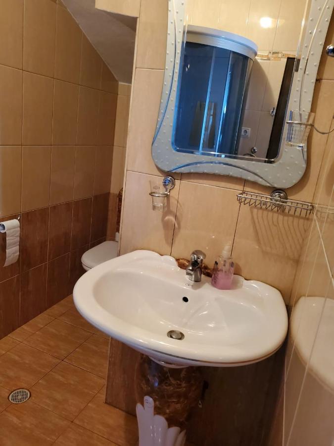 Lake Ohrid Guesthouse "Villa Valentina" Поградец Екстериор снимка